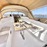 Botel Hausboot Segelyacht Nui Burgtiefe auf Fehmarn