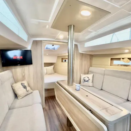 Hausboot Segelyacht Nui Burgtiefe auf Fehmarn