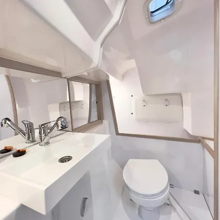 Hausboot Segelyacht Nui 보트호텔 *