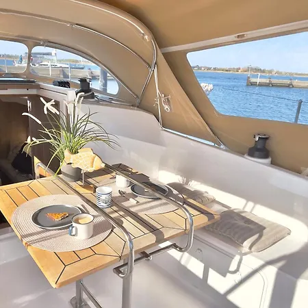 Hausboot Segelyacht Nui Burgtiefe auf Fehmarn