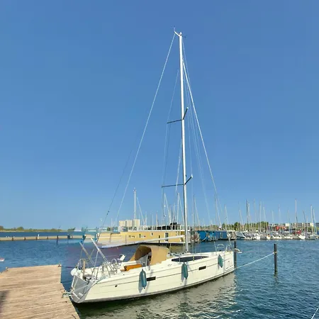 Hausboot Segelyacht Nui Burgtiefe auf Fehmarn